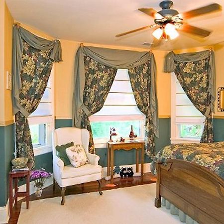 Inn At Norwood Sykesville Room photo