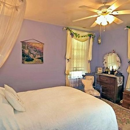 Inn At Norwood Sykesville Room photo