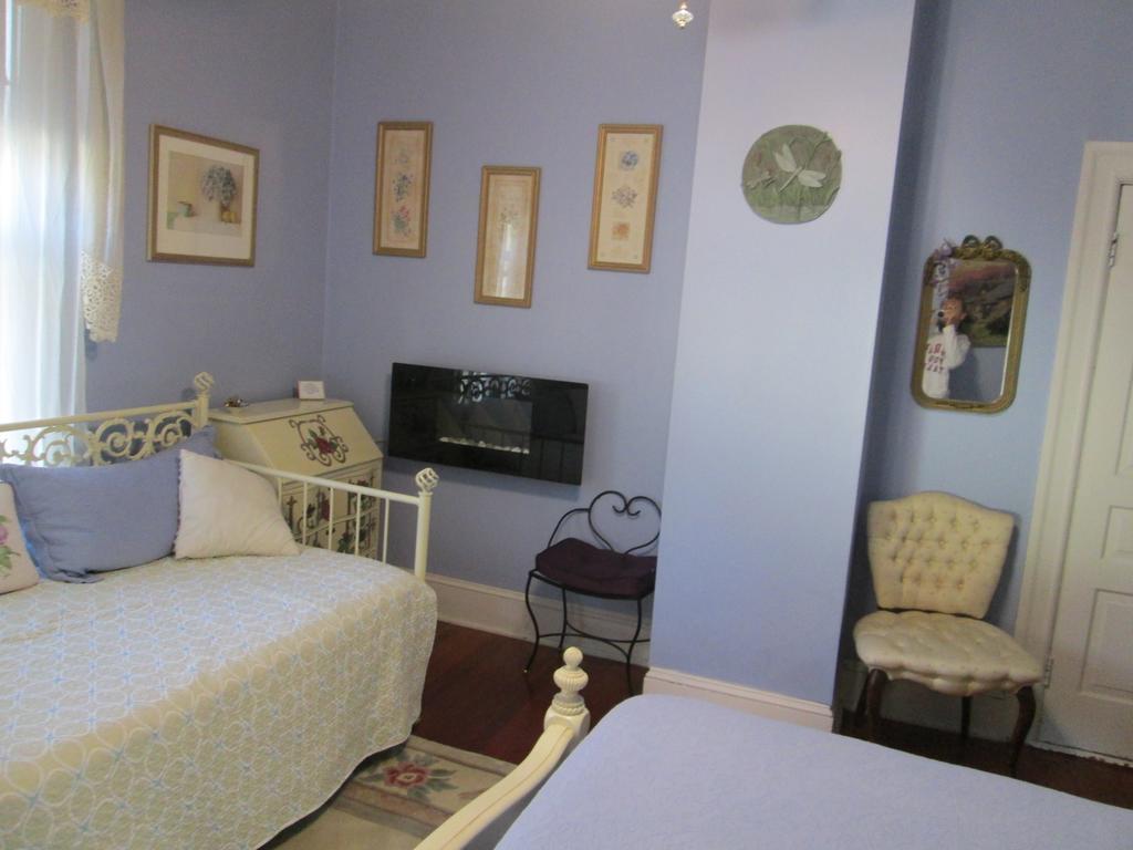 Inn At Norwood Sykesville Room photo