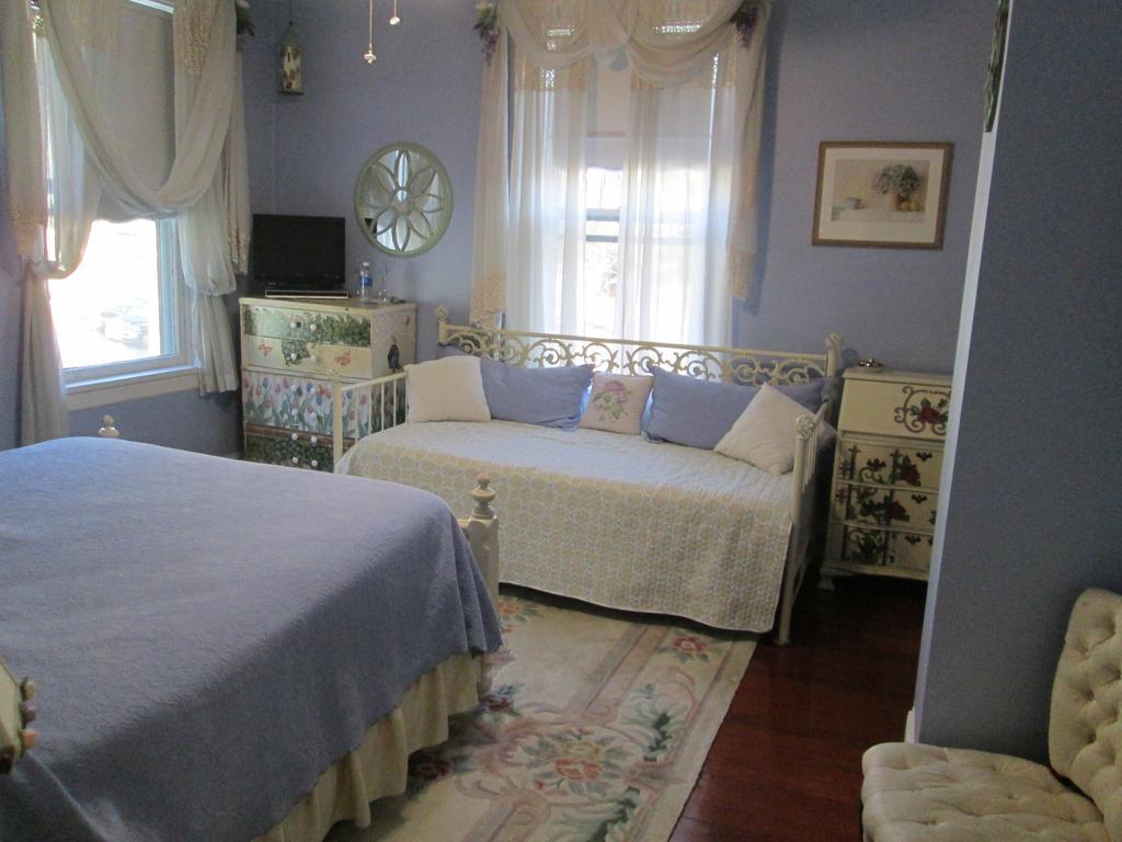 Inn At Norwood Sykesville Room photo